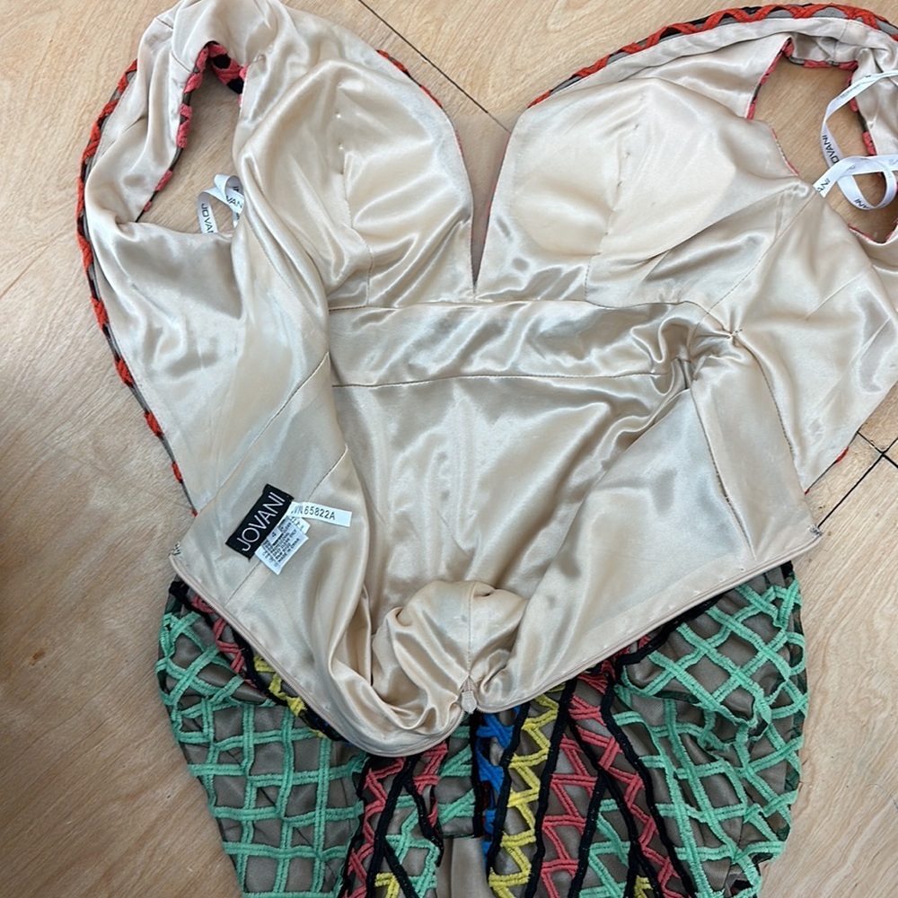 Jovani‎ Rare find embroidered mesh over nude satin size 4 - Picture 16 of 16